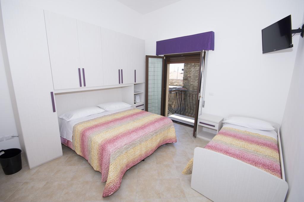 La Casa Di Tina Apartman Colonnella Szoba fotó