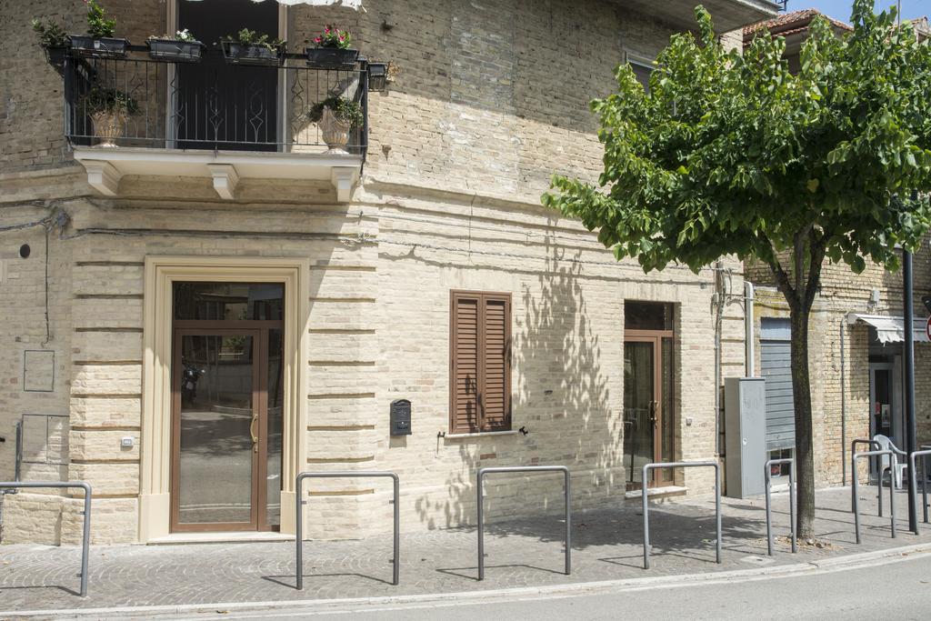 La Casa Di Tina Apartman Colonnella Szoba fotó