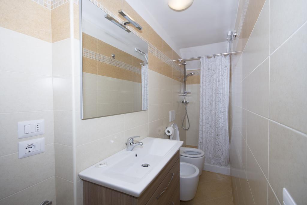 La Casa Di Tina Apartman Colonnella Szoba fotó