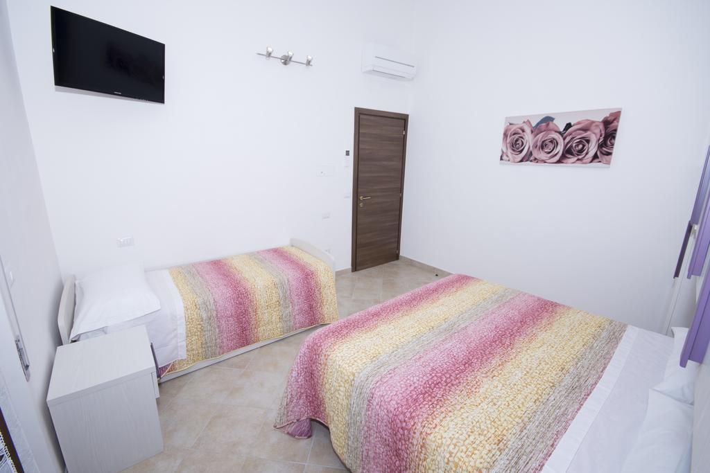 La Casa Di Tina Apartman Colonnella Szoba fotó