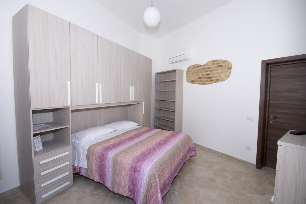 La Casa Di Tina Apartman Colonnella Szoba fotó