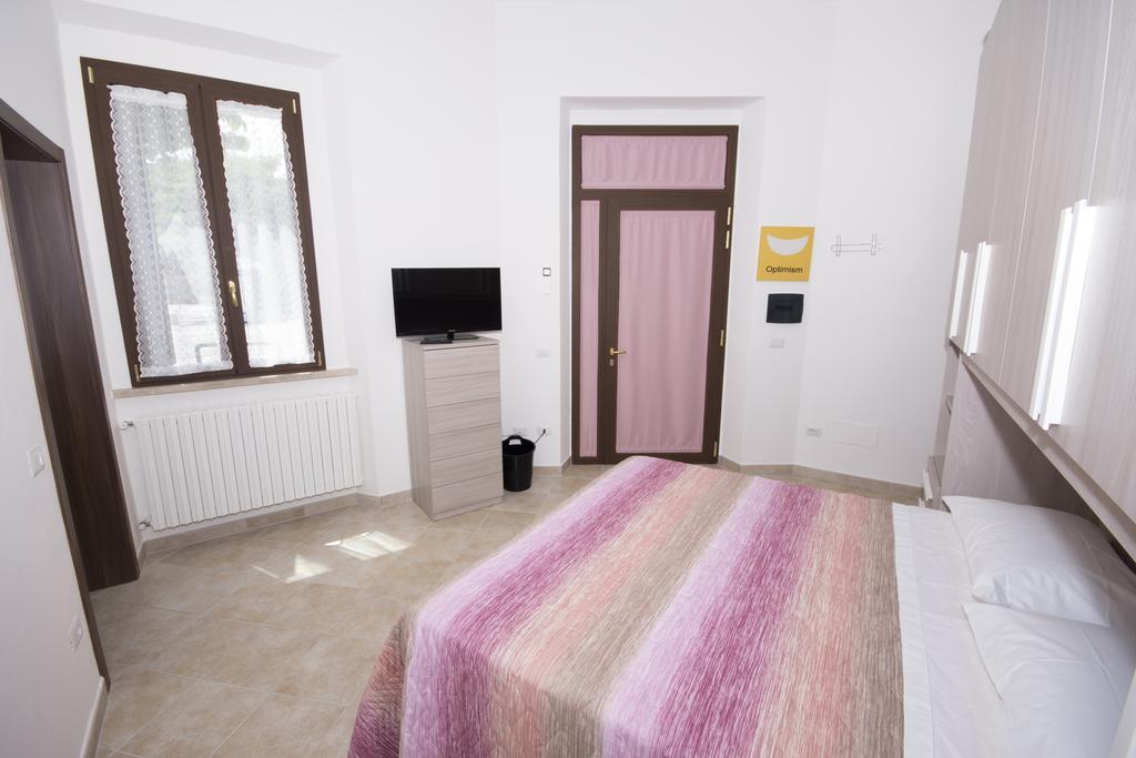 La Casa Di Tina Apartman Colonnella Szoba fotó