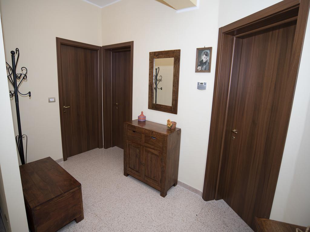 La Casa Di Tina Apartman Colonnella Szoba fotó