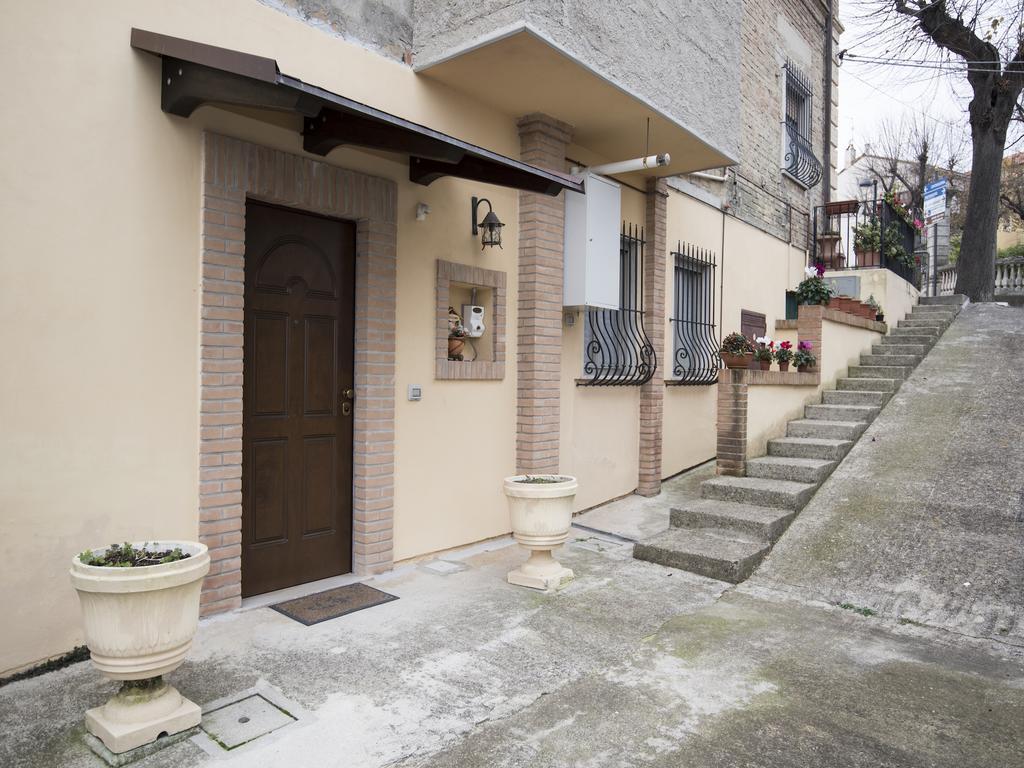 La Casa Di Tina Apartman Colonnella Szoba fotó