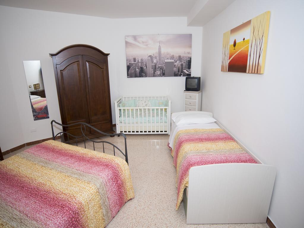 La Casa Di Tina Apartman Colonnella Szoba fotó