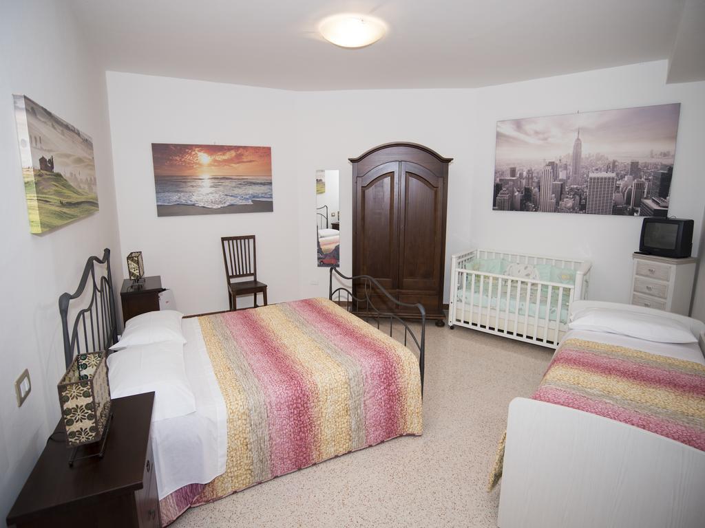 La Casa Di Tina Apartman Colonnella Szoba fotó